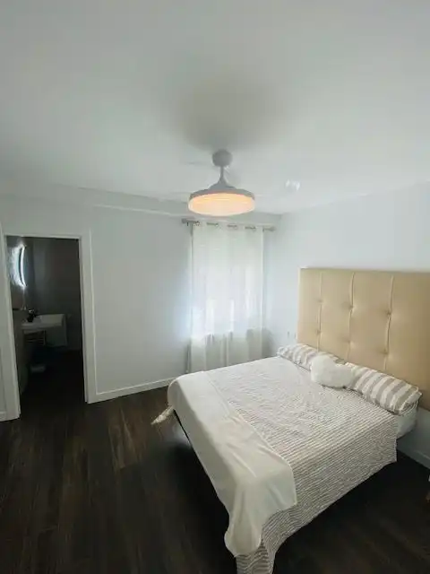 Habitación de Piso de alquiler en Albacete con Aire acondicionado, Calefacción y Amueblado