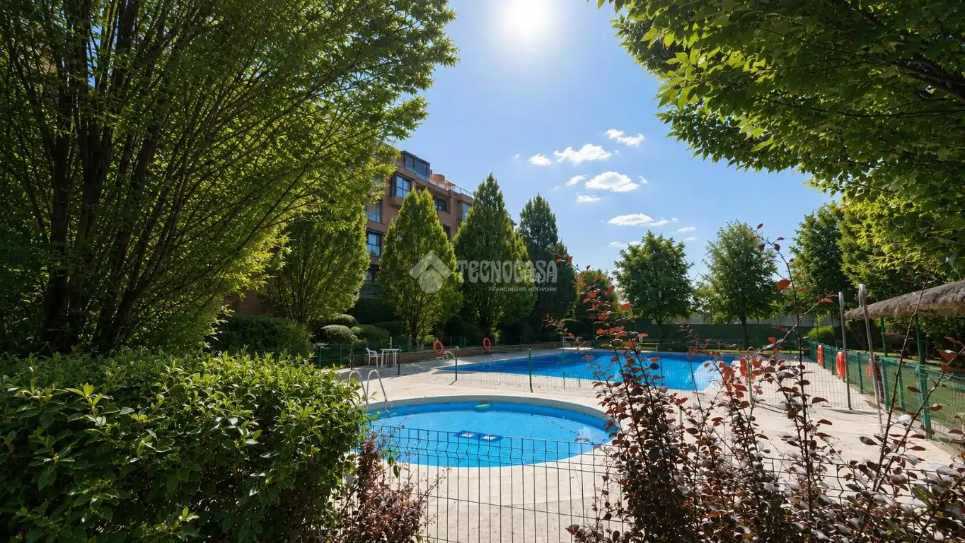 Swimming pool of Flat for sale in Madrid  with Air Conditioner and Community pool
