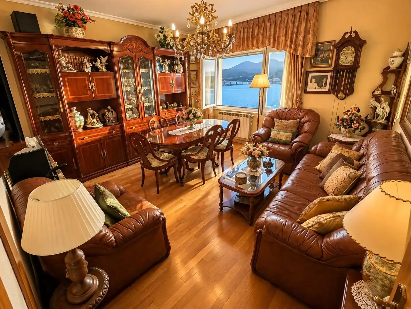 Sala de estar de Piso en venta en Ribadesella con Calefacción, Parquet y Terraza