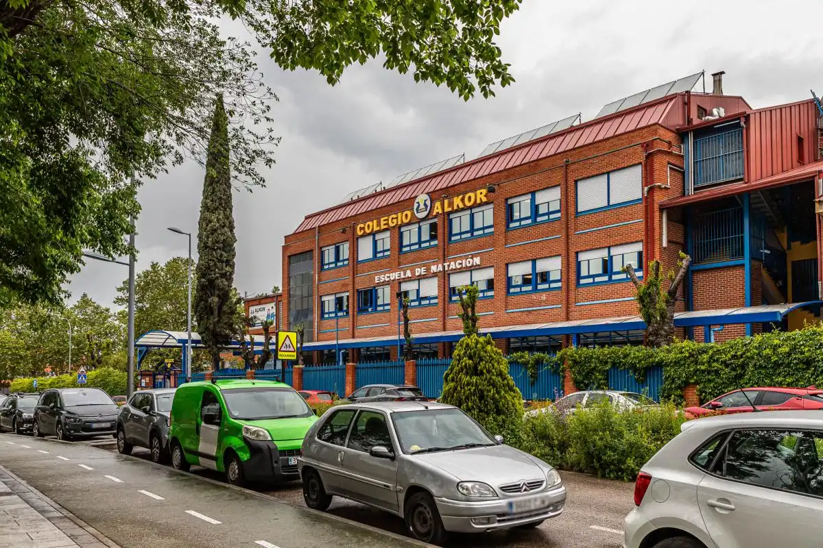 Außenansicht von Gebäude zum Verkauf in Alcorcón