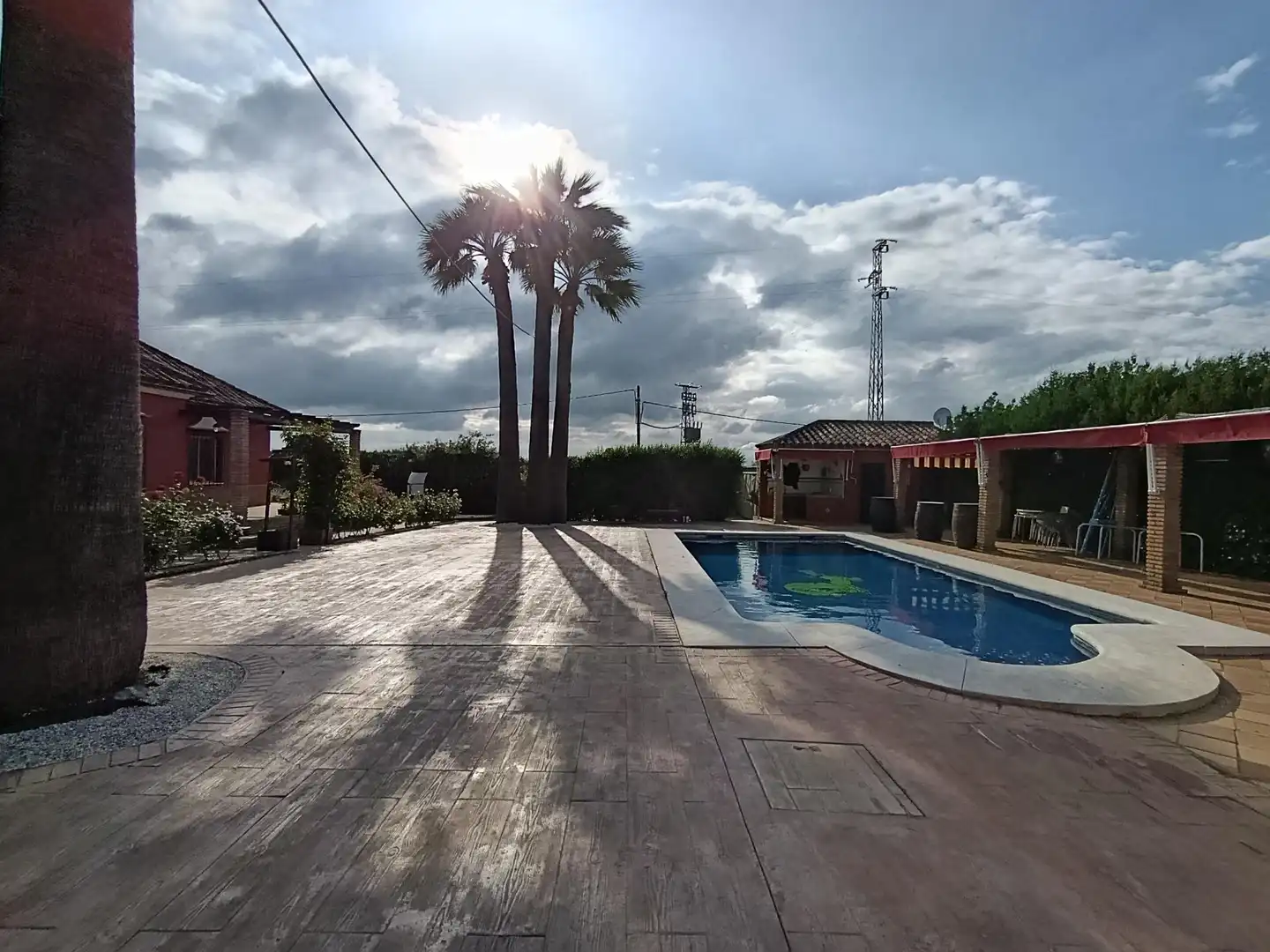 Swimming pool of Houses for sale in La Carlota  with Air Conditioner, Heating and Private garden