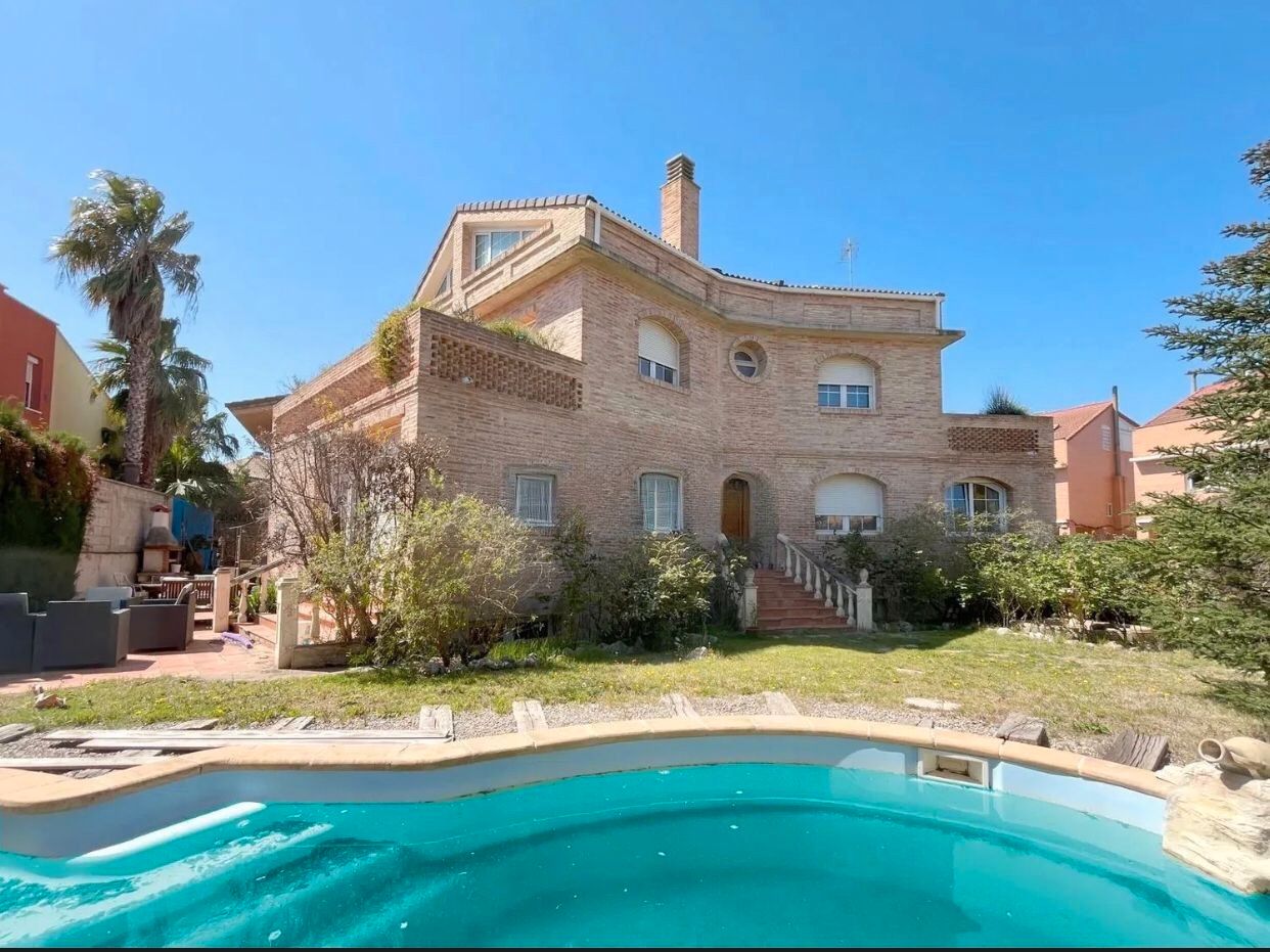 Jardí de Casa o xalet en venda en  Zaragoza Capital amb Aire condicionat, Calefacció i Jardí privat