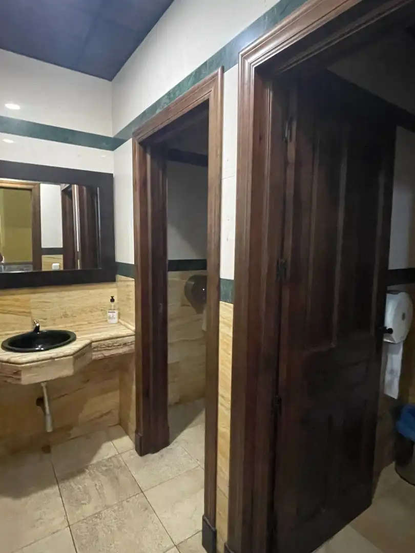 Baño de Local en venta en Monda con Aire acondicionado, Calefacción y Terraza