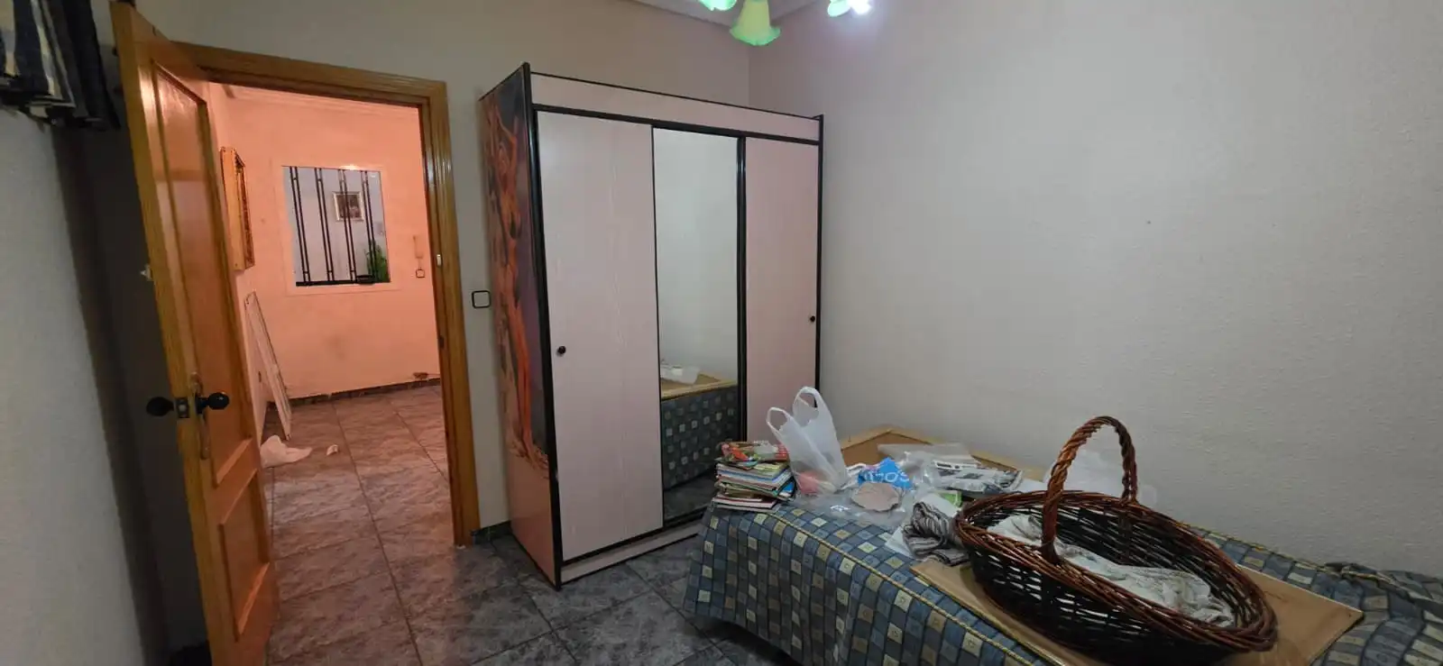 Dormitori de Casa o xalet en venda en Linares amb Terrassa, Traster i Forn