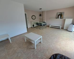 Sala d'estar de Casa o xalet de lloguer en Miralcamp amb Calefacció, Jardí privat i Terrassa