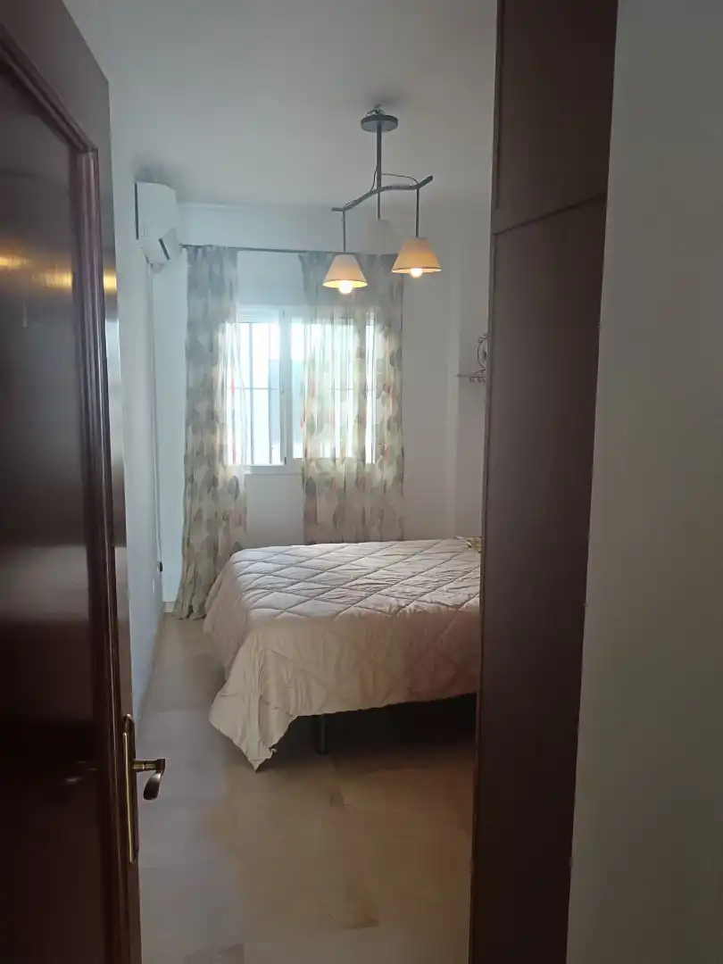 Habitación de Piso en venta en Sanlúcar la Mayor con Aire acondicionado, Calefacción y Terraza