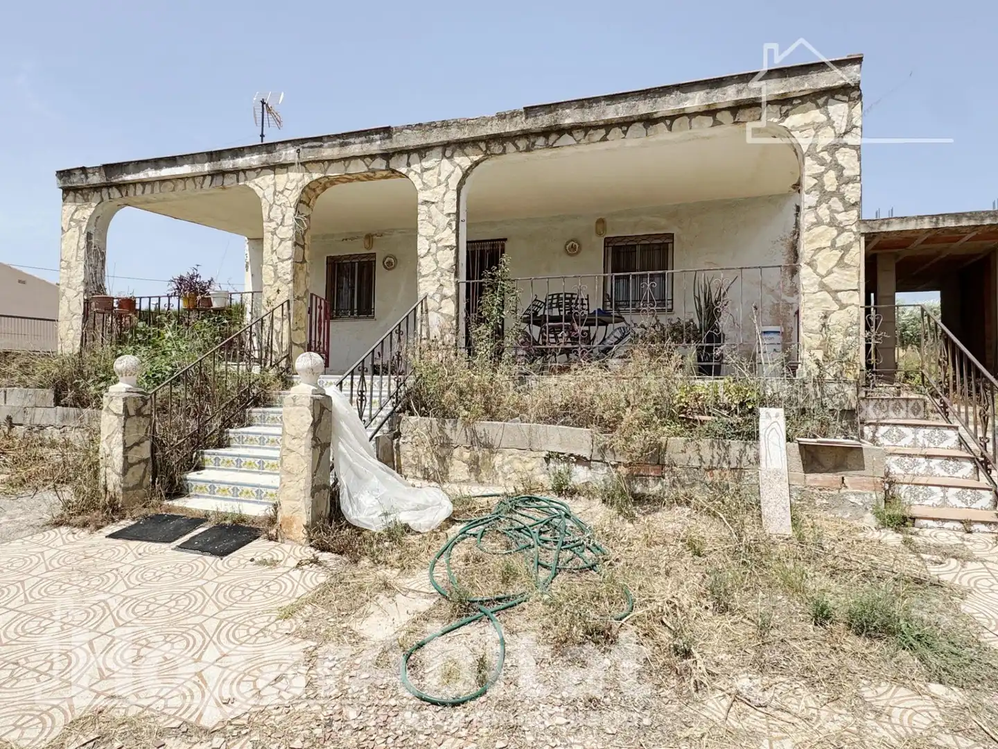 Vista exterior de Casa o xalet en venda en L'Alcora amb Jardí privat, Terrassa i Traster