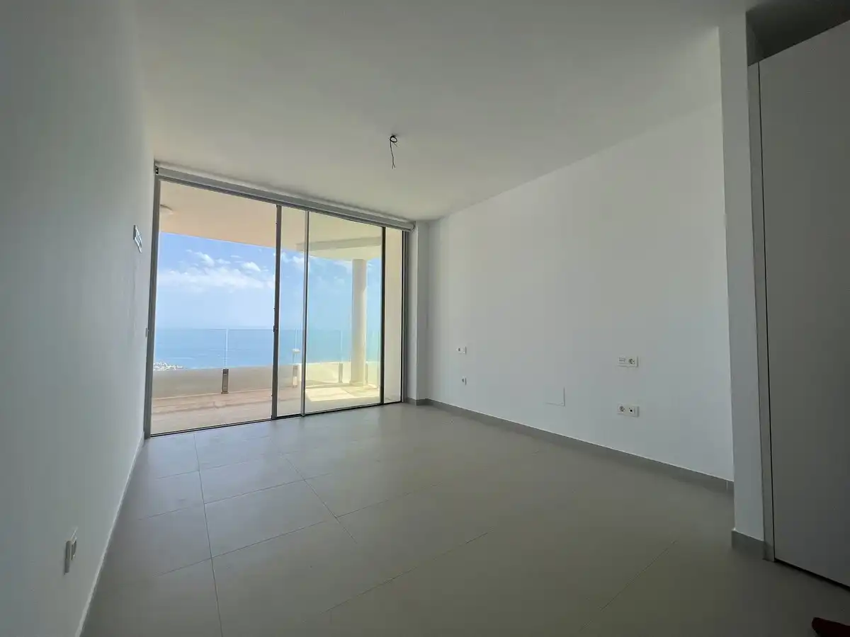 Sala d'estar de Apartament de lloguer en Benalmádena amb Aire condicionat, Balcó i Es permeten mascotes