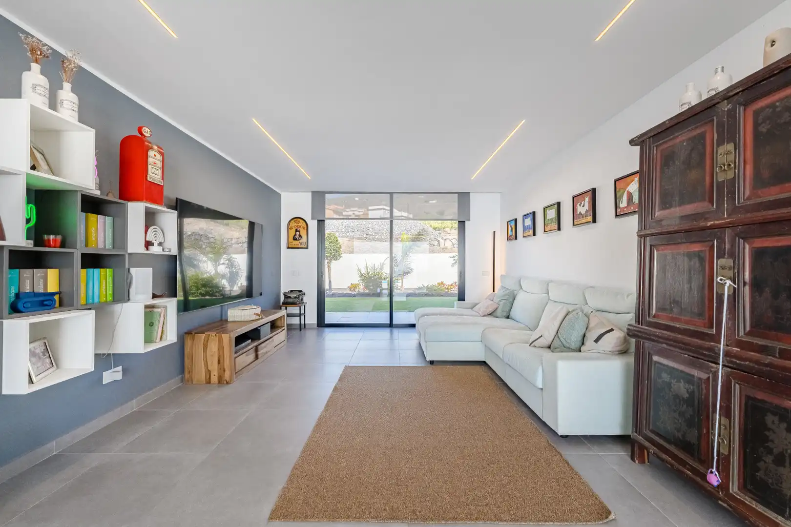 Living room of Houses for sale in Adeje  with Air Conditioner, Private garden and Terrace