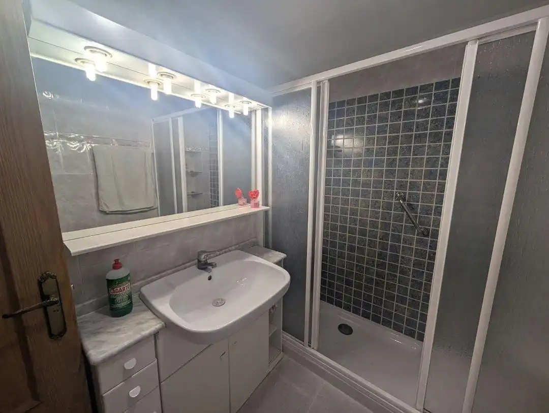 Badezimmer von Wohnung zum Verkauf in Valencia mit Klimaanlage