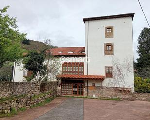 Vista exterior de Edifici en venda en Tineo