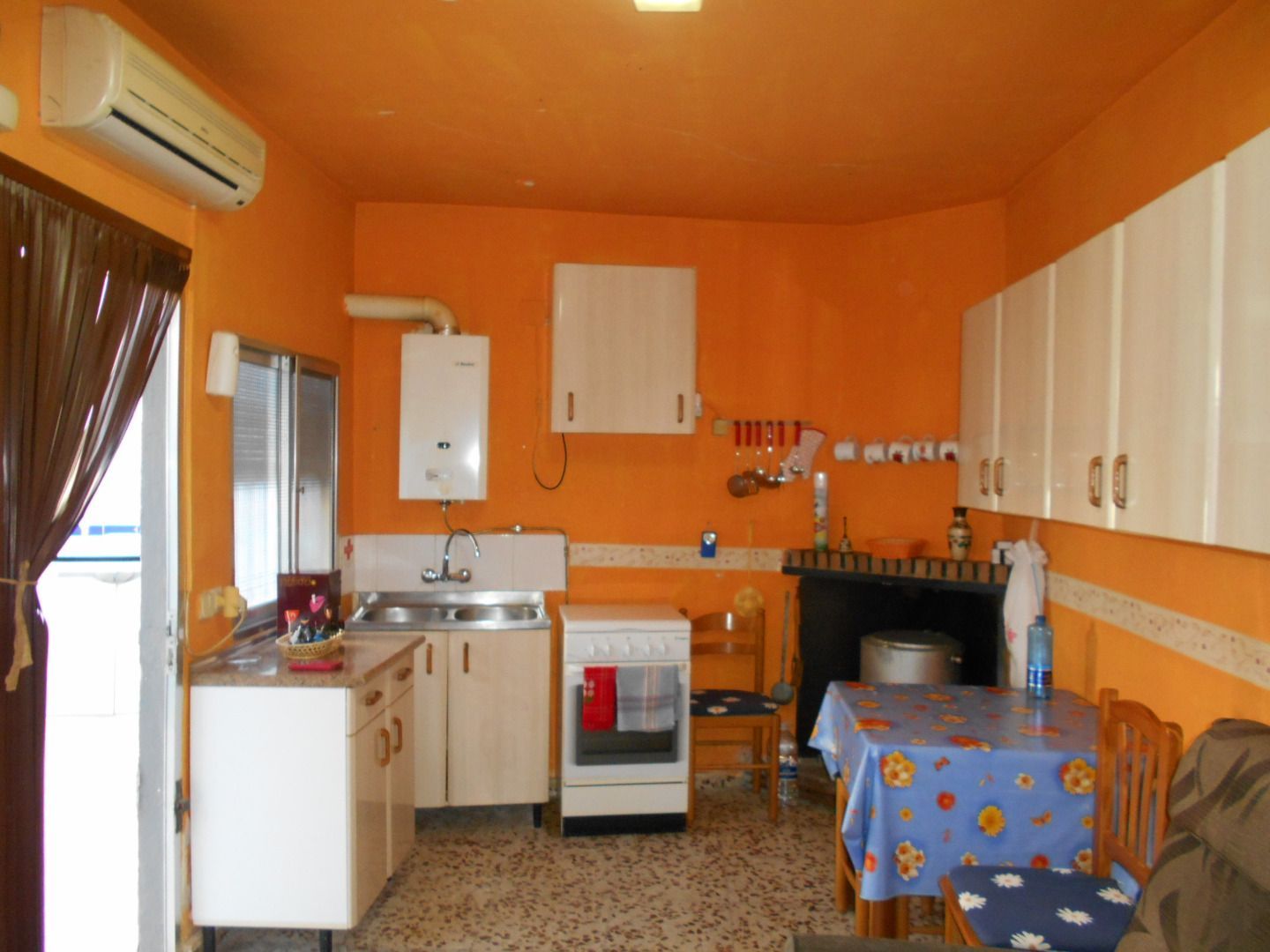 Kitchen of House or chalet for sale in Carrión de Calatrava  with Heating and Microwave