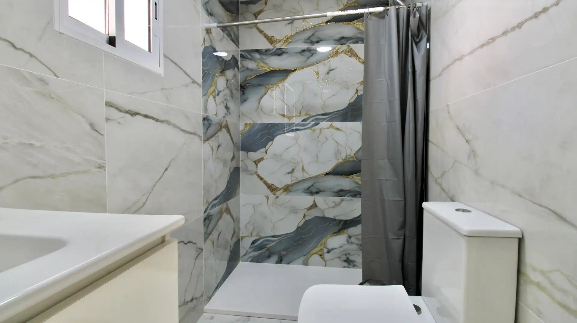Baño de Casa o chalet en venta en La Zubia con Aire acondicionado y Terraza