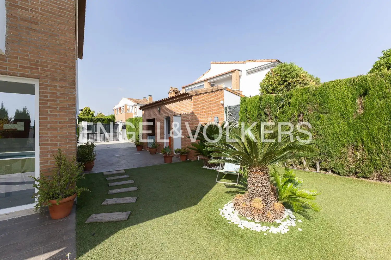Vista exterior de Casa o xalet de lloguer en Riba-roja de Túria amb Calefacció