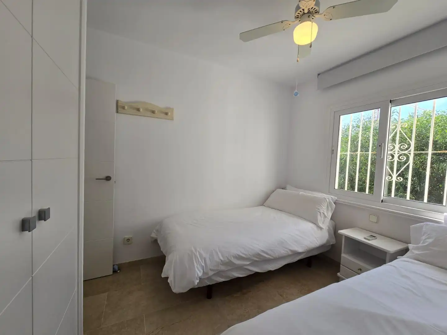 Dormitori de Casa adosada en venda en Marbella amb Aire condicionat, Terrassa i Moblat