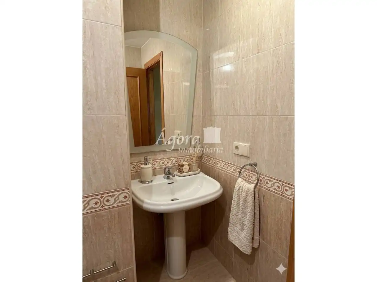 Baño de Casa adosada en venta en Valladolid con Calefacción y Jardín privado