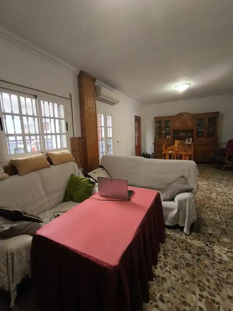 Sala d'estar de Casa adosada en venda en Alcalá de Guadaira