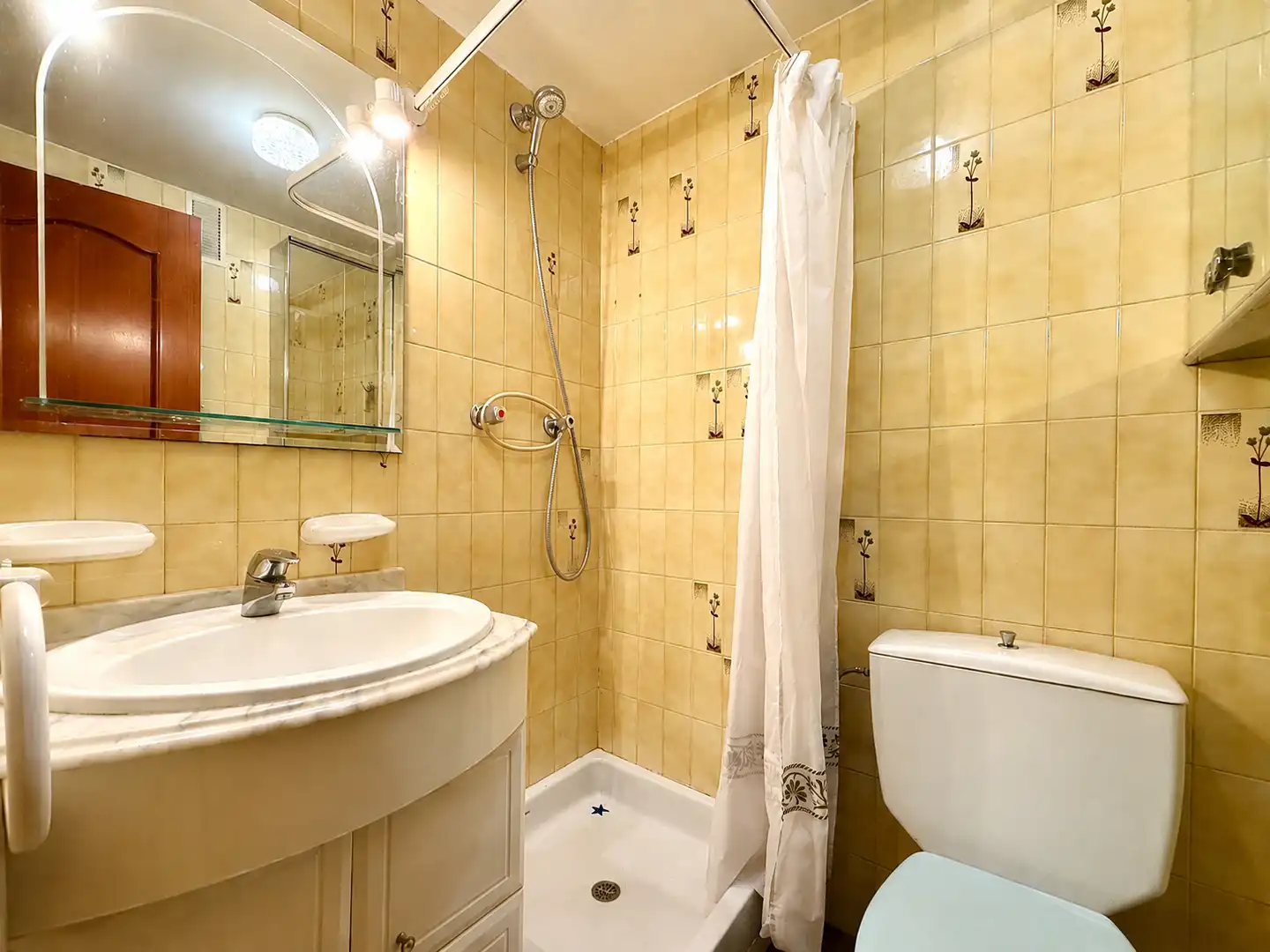 Badezimmer von Wohnung zum Verkauf in Hondarribia mit Heizung, Abstellraum und Balkon
