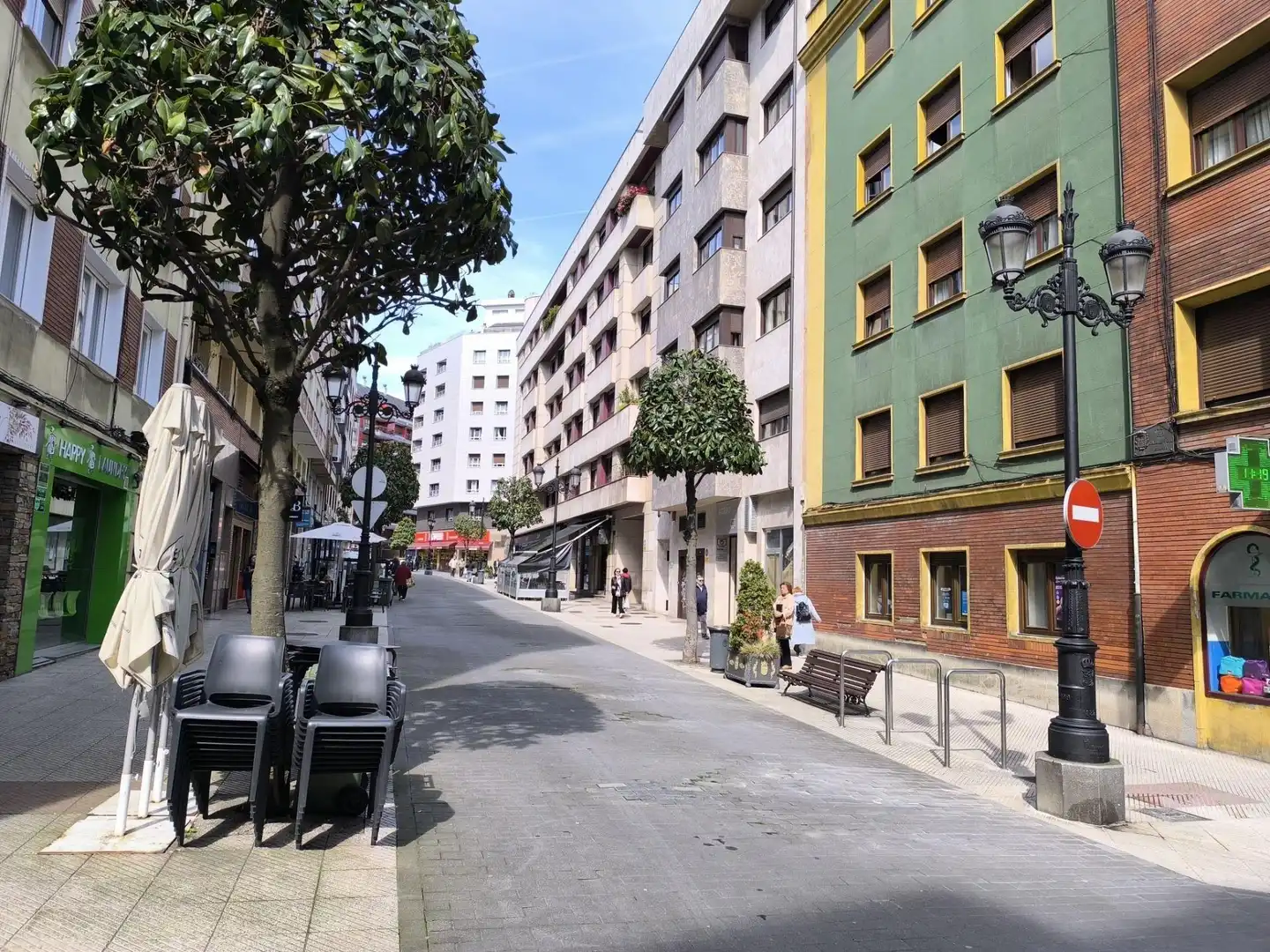 Außenansicht von Wohnungen zur Miete in Oviedo  mit Möbliert