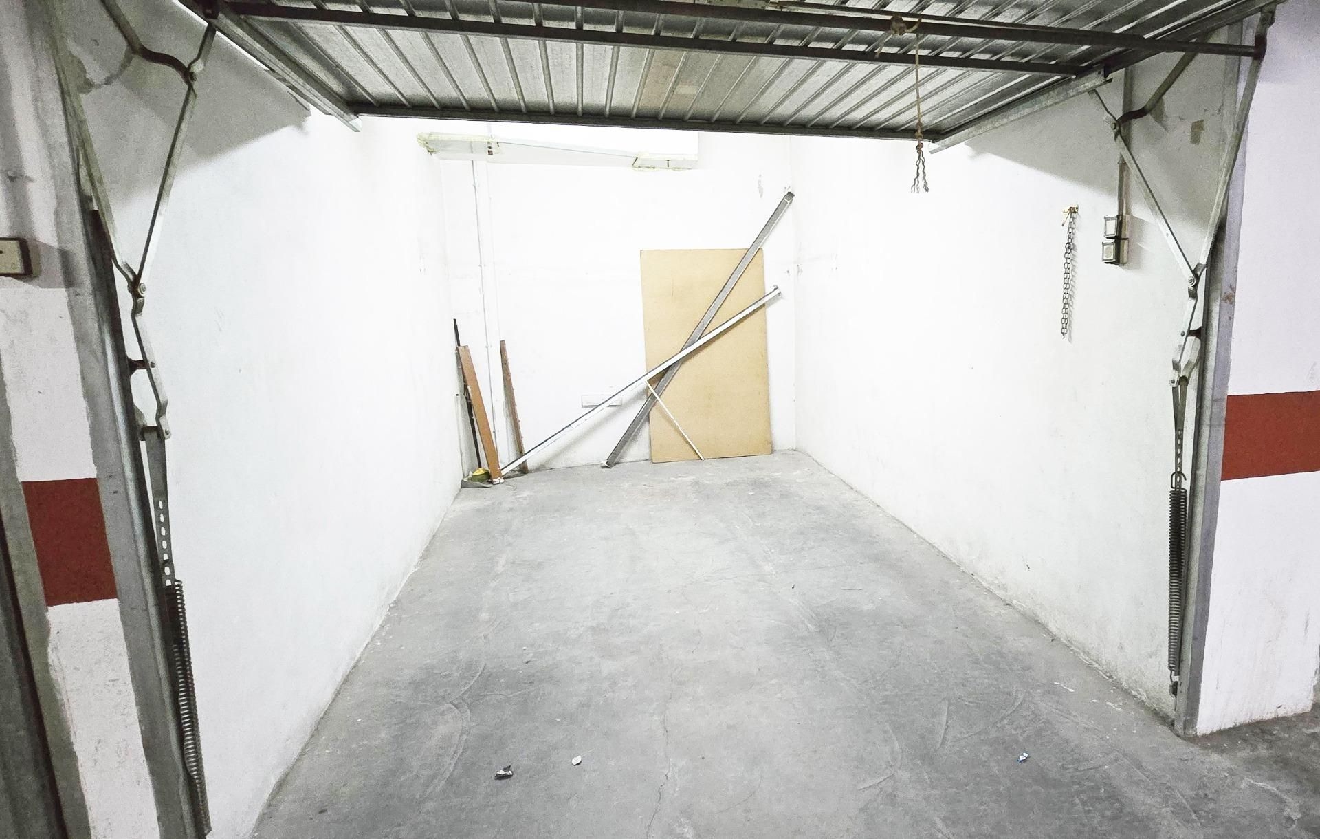 Garage to rent in Petrer