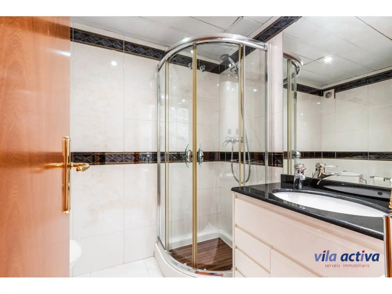 Baño de Piso en venta en Terrassa con Aire acondicionado, Parquet y Balcón