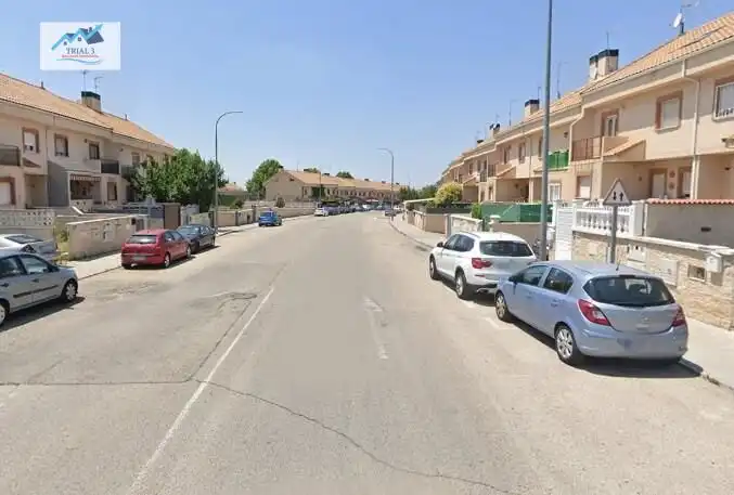 Casa con jardín en venta en Avenida JUAN CARLOS I, imagen 2