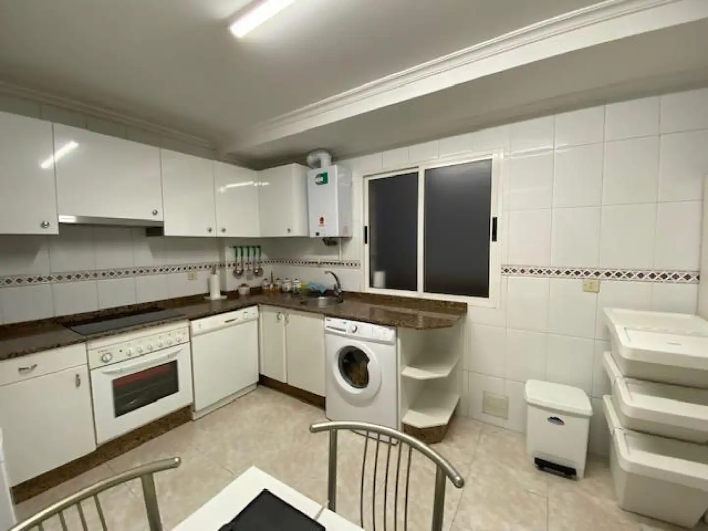Cocina de Piso de alquiler en Oviedo  con Calefacción y Amueblado