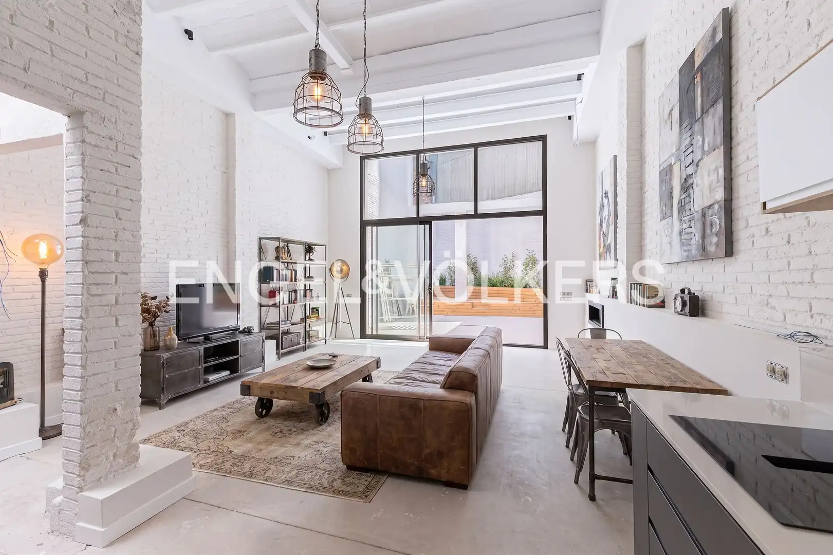 Sala d'estar de Casa o xalet en venda en Barcelona amb Aire condicionat, Calefacció i Jardí privat