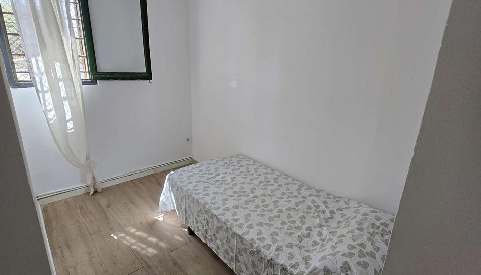 Photo 1 of Flat to share in Lucero, Madrid