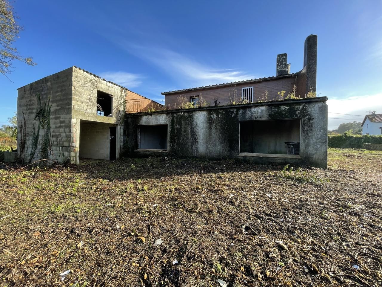 Vista exterior de Casa o xalet en venda en Oleiros amb Jardí privat i Terrassa