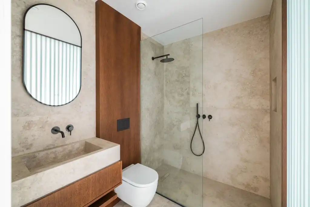 Badezimmer von Einfamilien-Reihenhaus zum Verkauf in  Palma de Mallorca mit Klimaanlage, Heizung und Terrasse