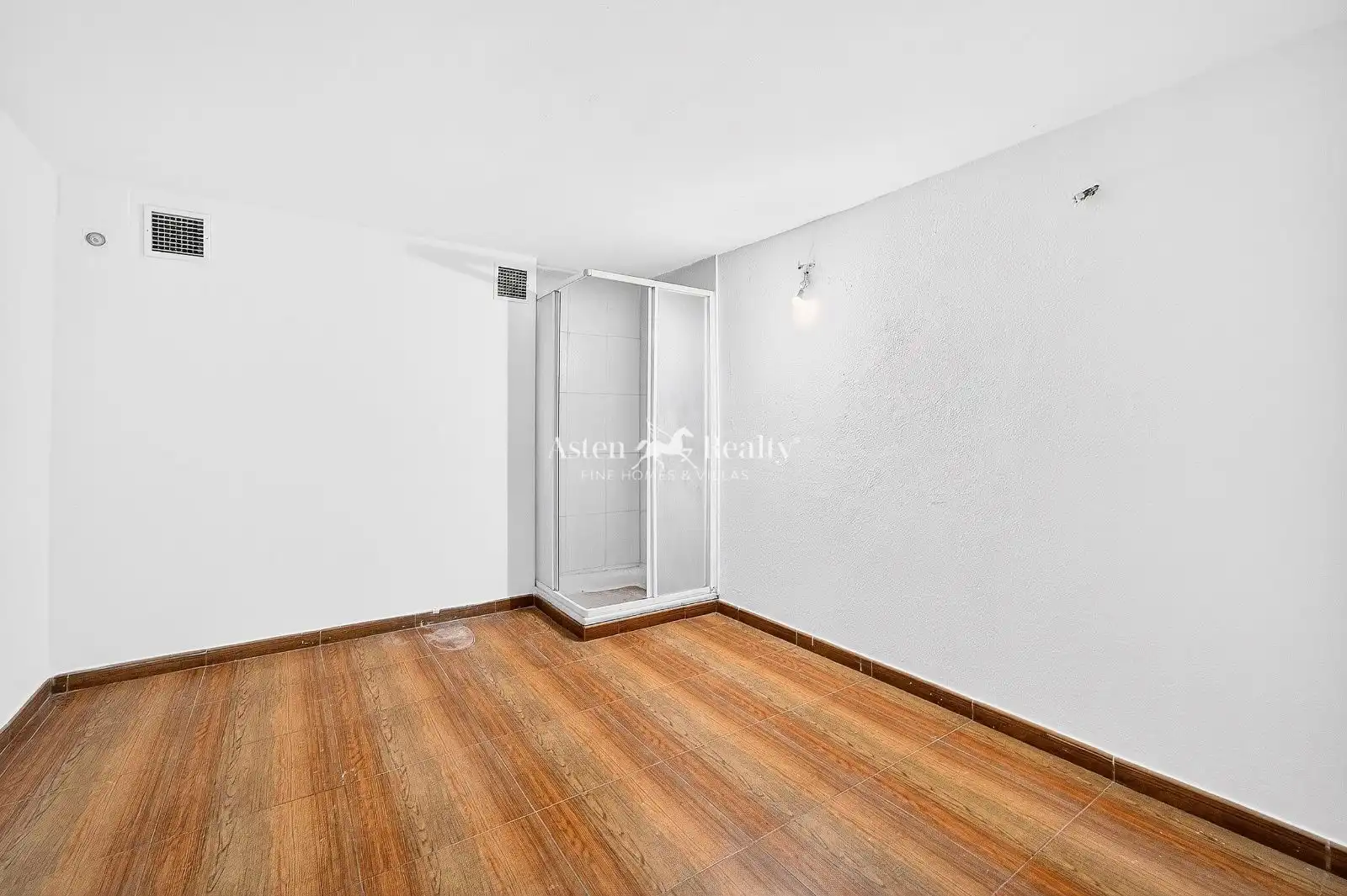 Local en venta en Guía de Isora con Terraza y Alarma