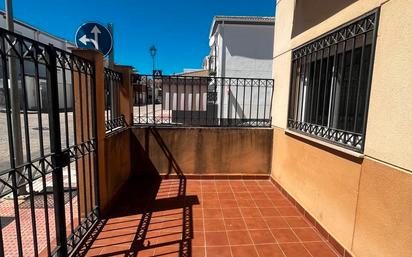 Vista exterior de Casa o xalet en venda en Mancha Real amb Terrassa i Balcó