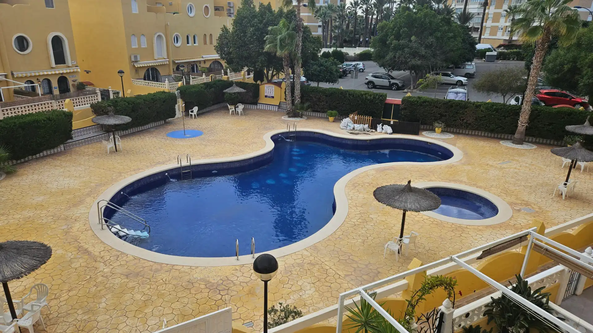 Piscina de Casa adosada en venta en El Campello con Aire acondicionado, Calefacción y Jardín privado