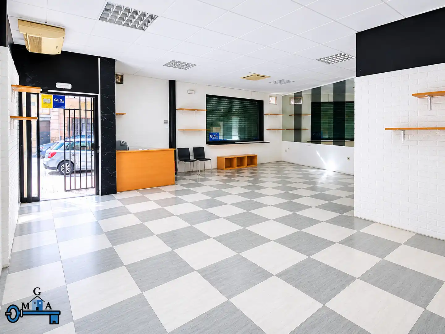 Local comercial de lloguer a Centro