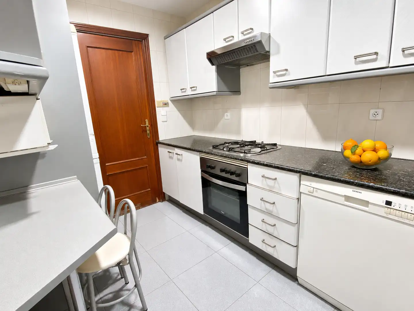 Küche von Wohnung zum Verkauf in Barcelona mit Balkon