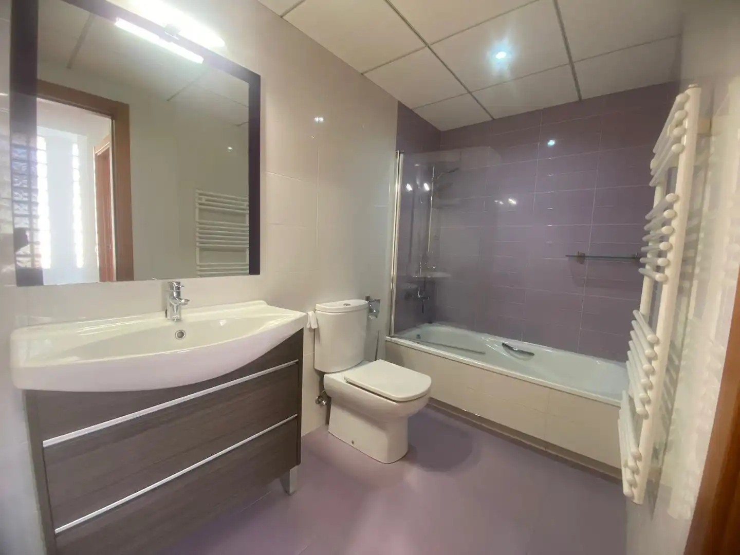Baño de Casa adosada en venta en Santa Oliva con Calefacción, Jardín privado y Terraza