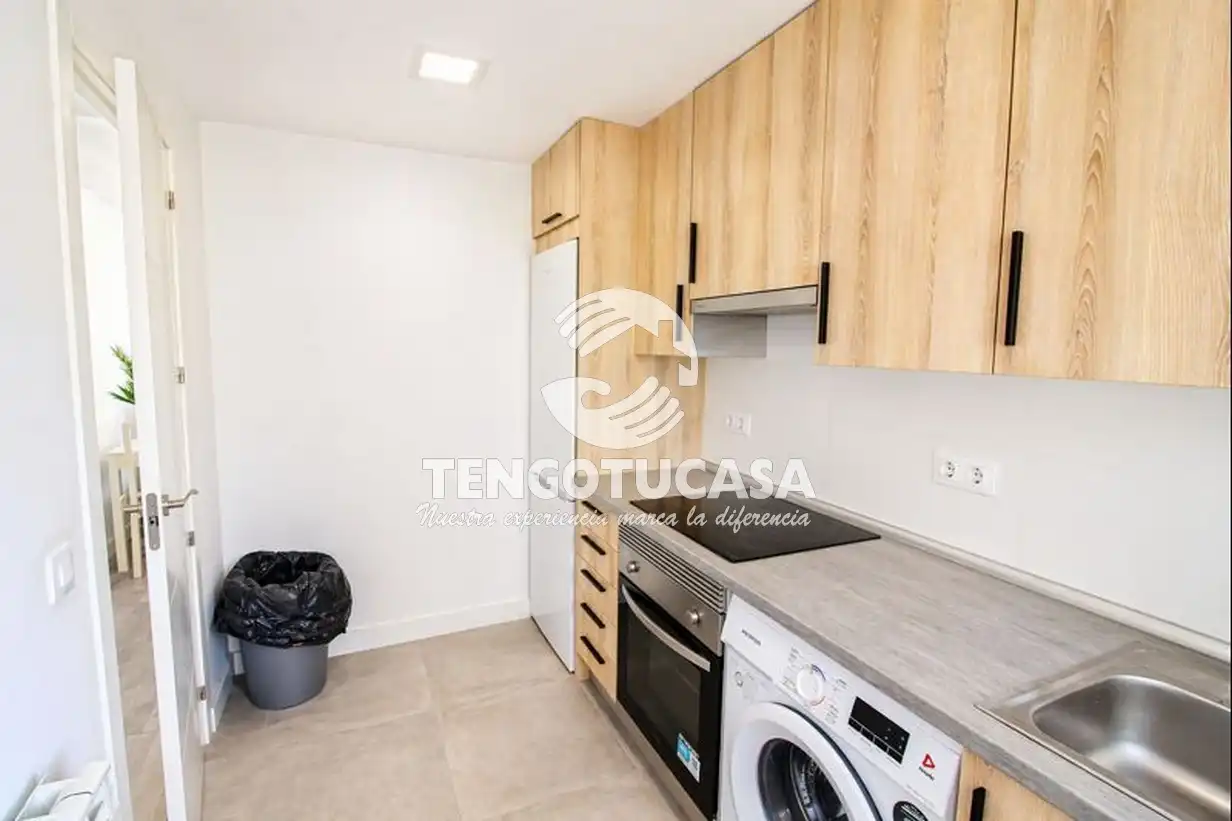 Kitchen of Flat for rent in Madrid  with Air Conditioner, Heating and Furnished