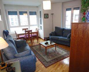 Living room of Flat to rent in Villaviciosa  with Heating, Parquet flooring and Furnished