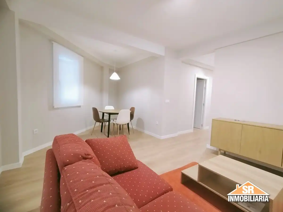 Sala d'estar de Pis de lloguer en A Coruña Capital  amb Calefacció, Moblat i Forn
