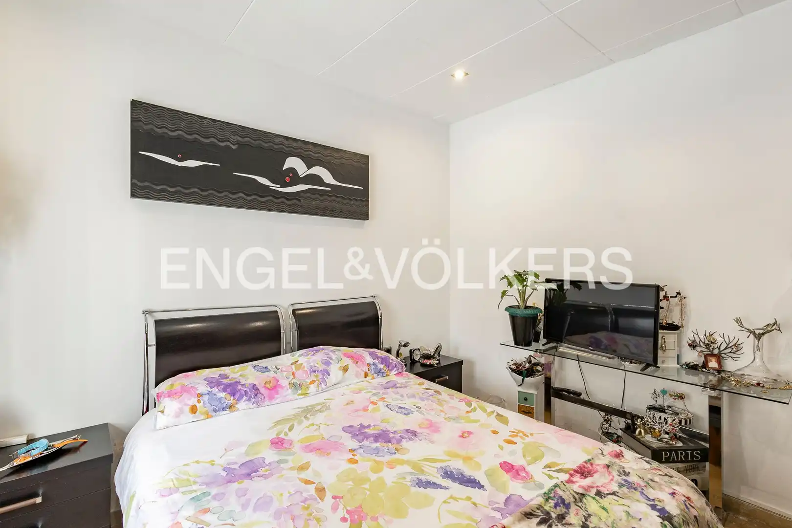 Habitación de Casa o chalet en venta en Sant Joan Despí con Aire acondicionado, Calefacción y Jardín privado