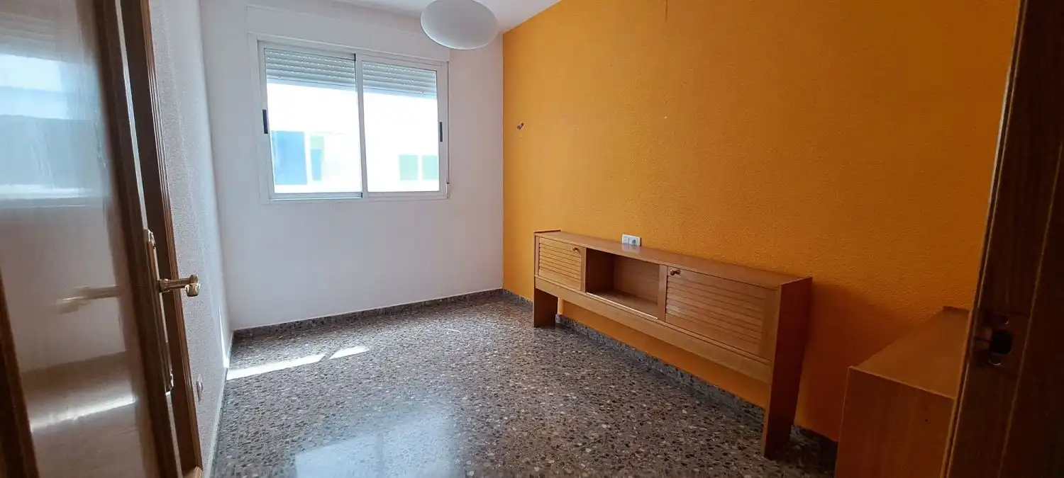 Dormitori de Pis en venda en Castellón de la Plana / Castelló de la Plana amb Aire condicionat, Traster i Balcó