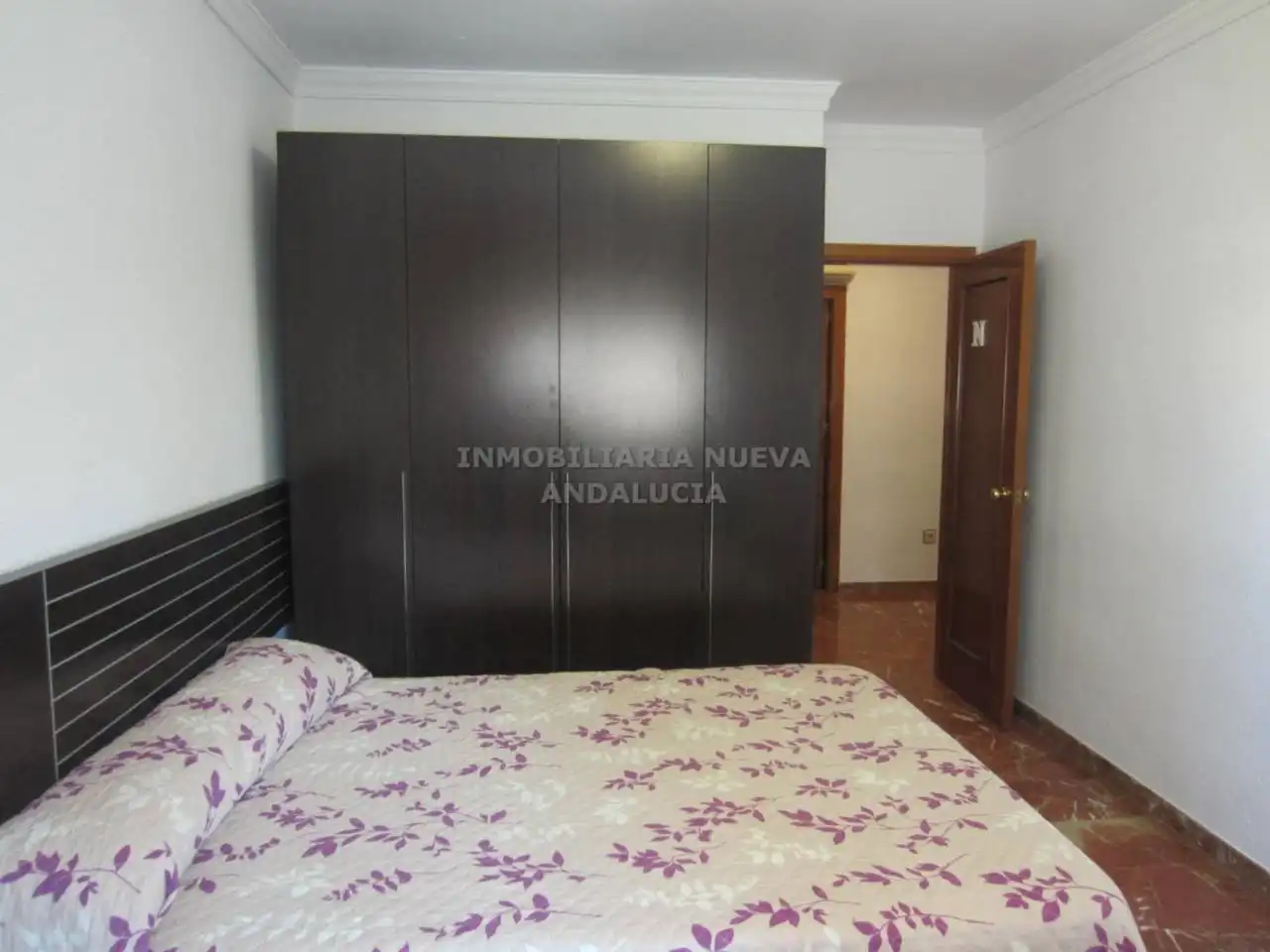 Habitación de Piso de alquiler en Almería con Terraza y Amueblado