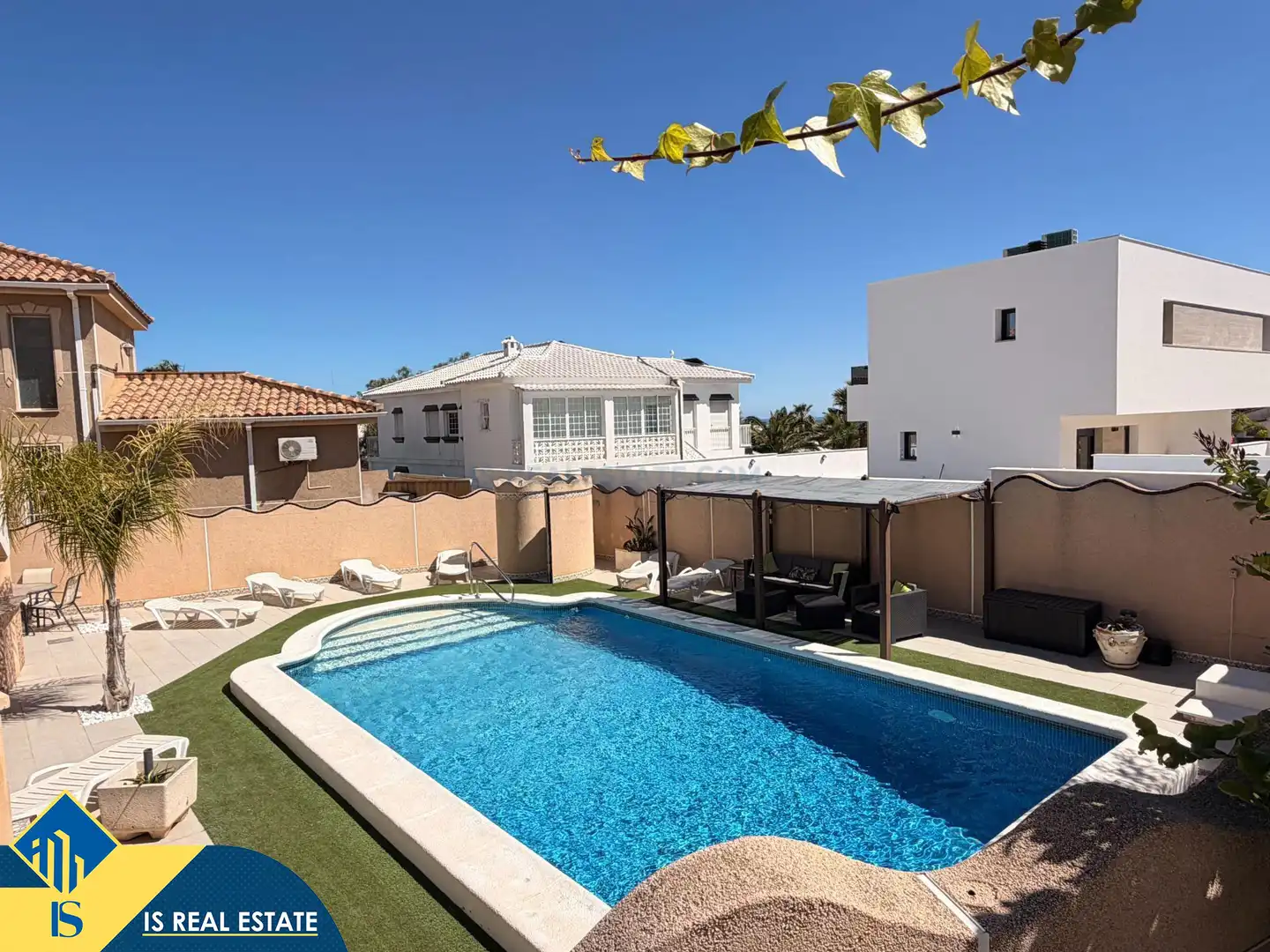 Swimming pool of Houses for sale in Rojales  with Air Conditioner, Heating and Private garden