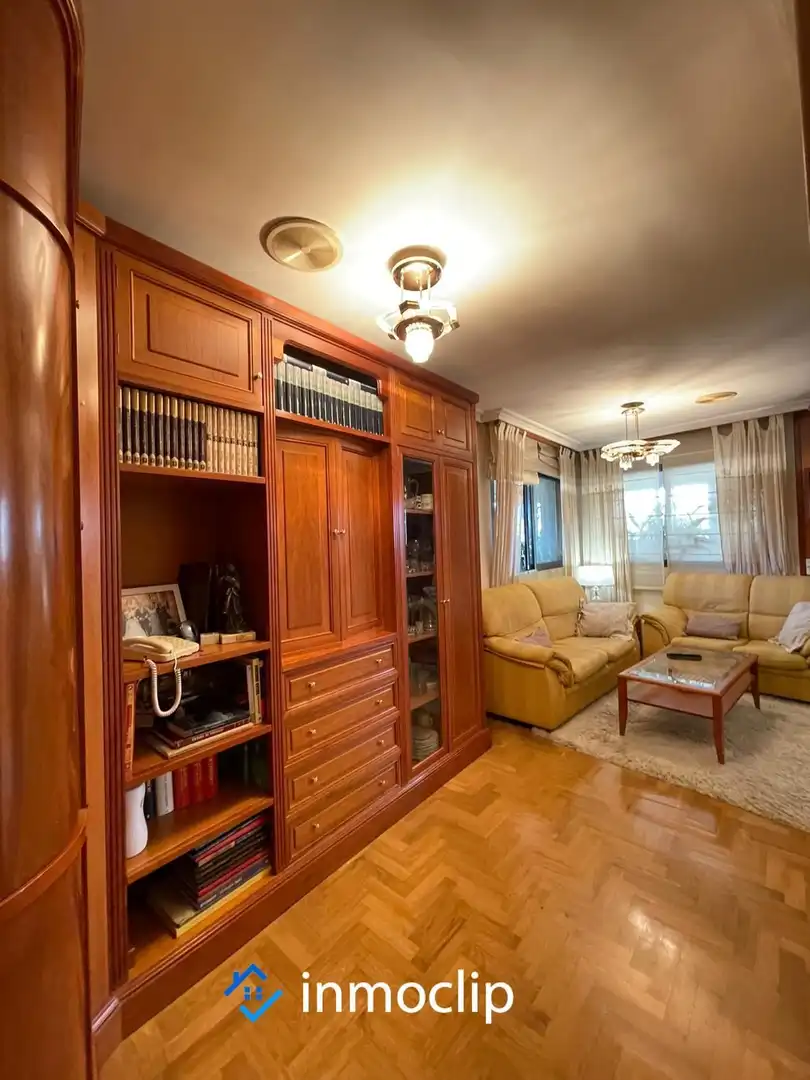 Sala de estar de Ático en venta en Salamanca con Calefacción y Terraza