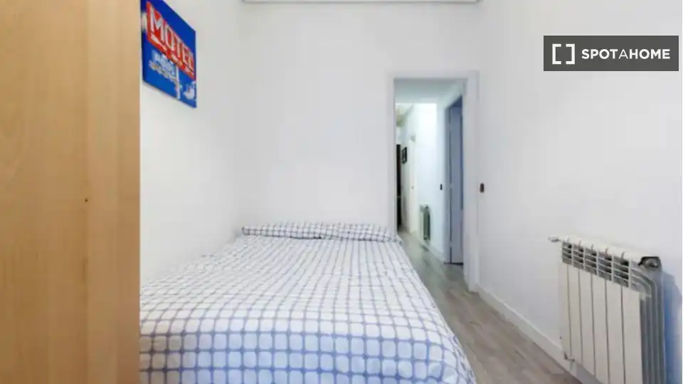 Schlafzimmer von Wohnung zur Miete in Madrid mit Klimaanlage, Heizung und Möbliert
