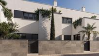 Exterior view of Single-family semi-detached for sale in  Granada Capital  with Terrace and Swimming Pool