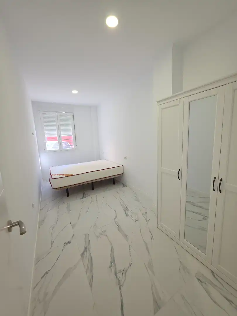 Estudio de alquiler en Calle Maestro Guerrero, 11, Parque Ayala - Jardín de la Abadía - Huelín