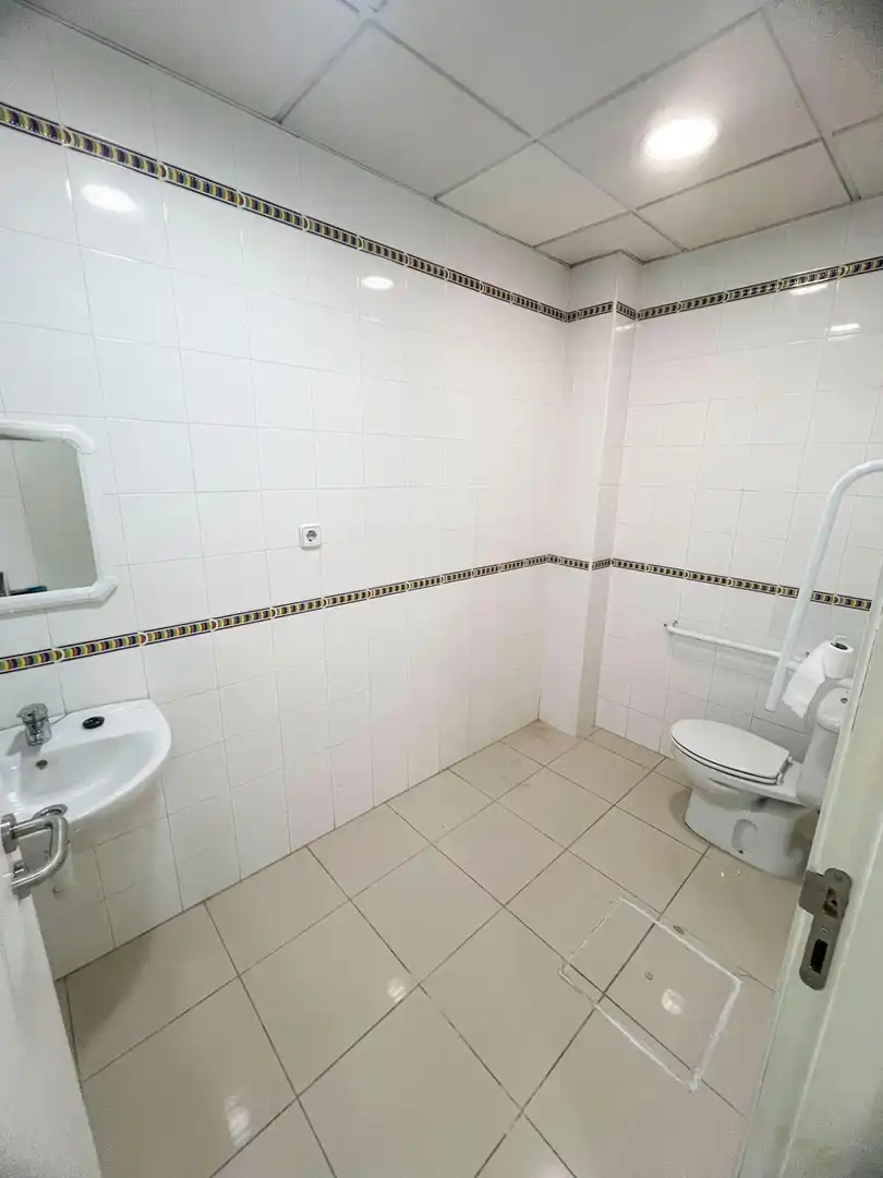 Local comercial de lloguer a Núcleo urbano, imagen 9