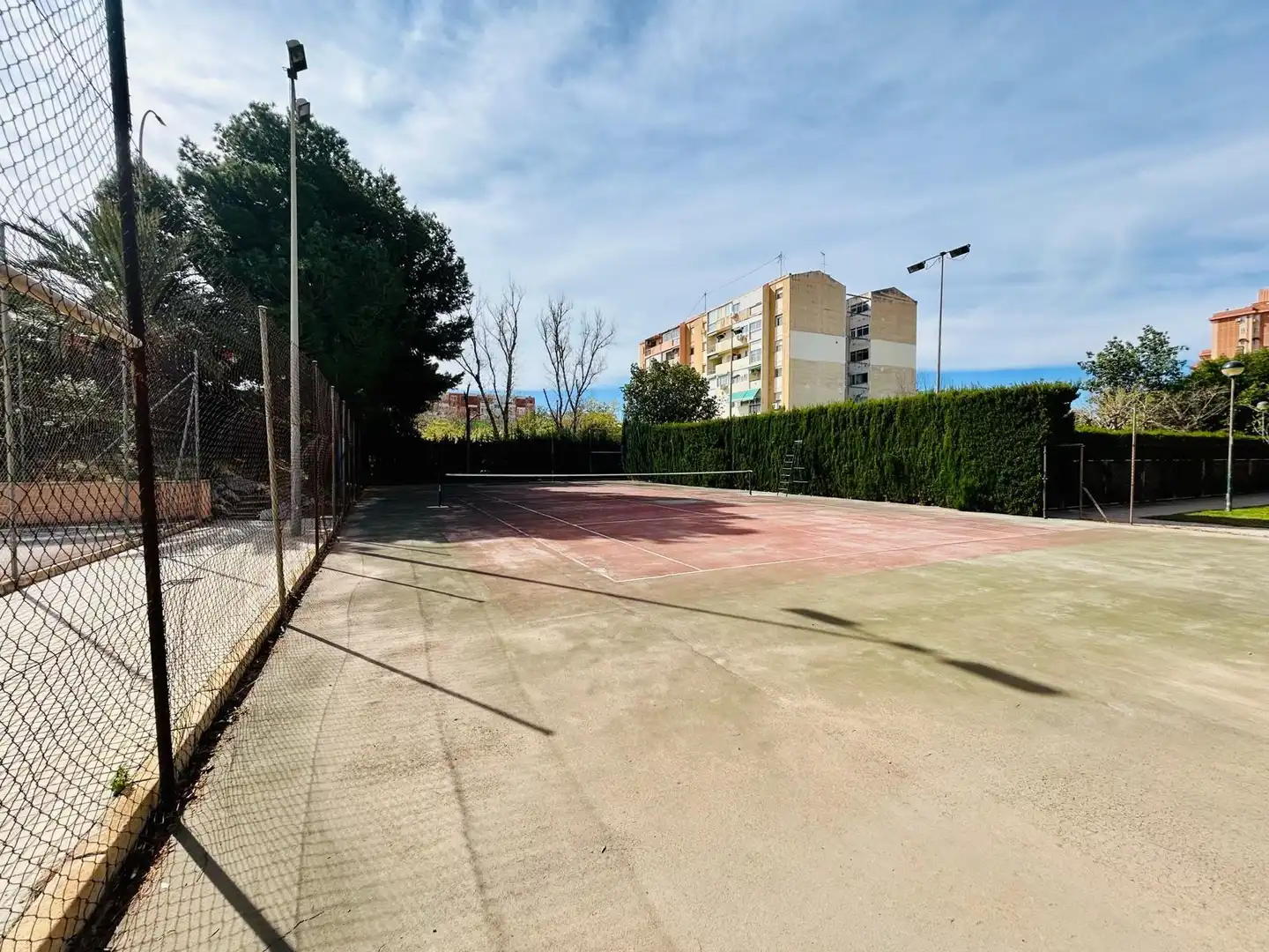 Aparcament de Pis en venda en Alicante / Alacant amb Aire condicionat, Jardí privat i Moblat